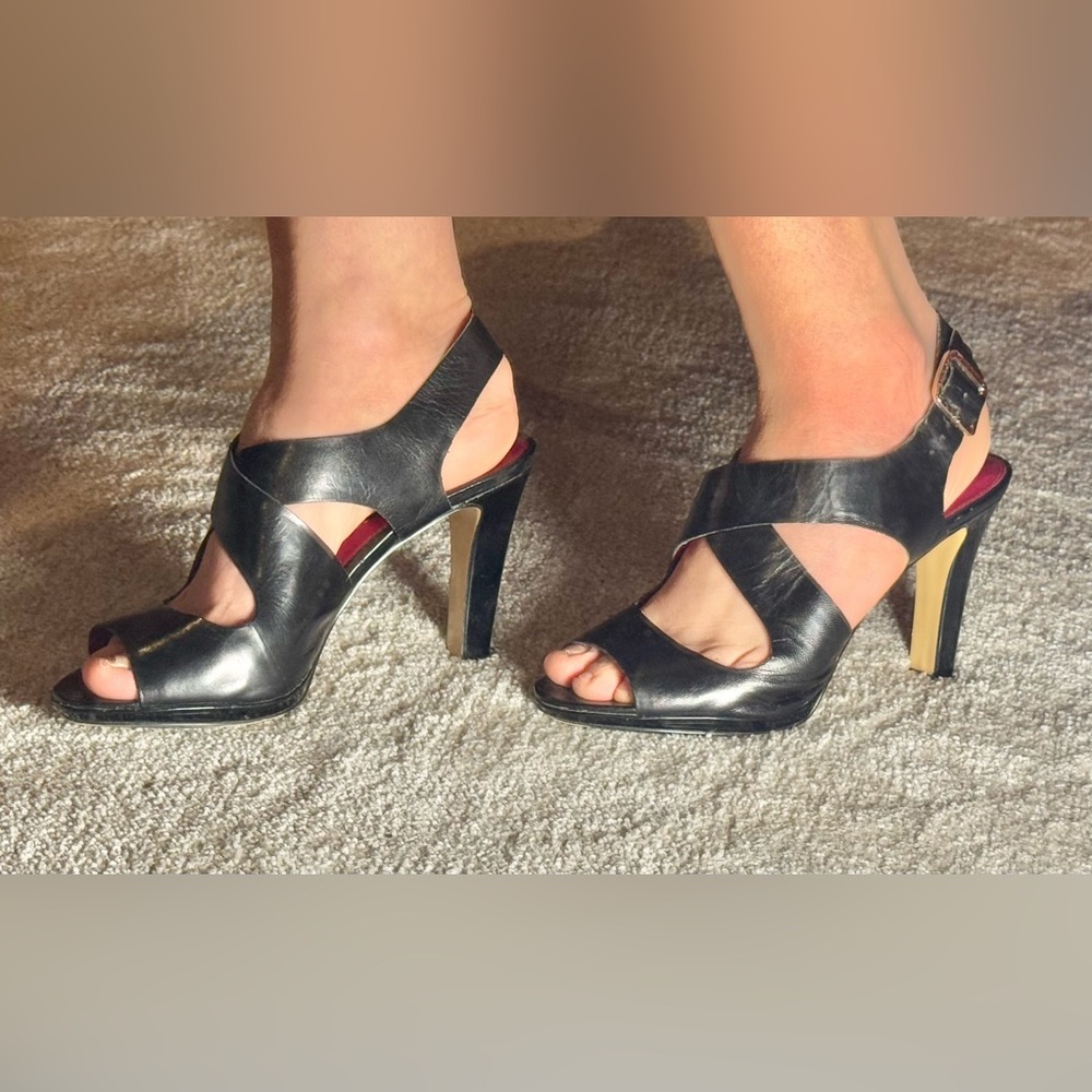 Bandolino “Ludlow” cross strap 4” strapy heels